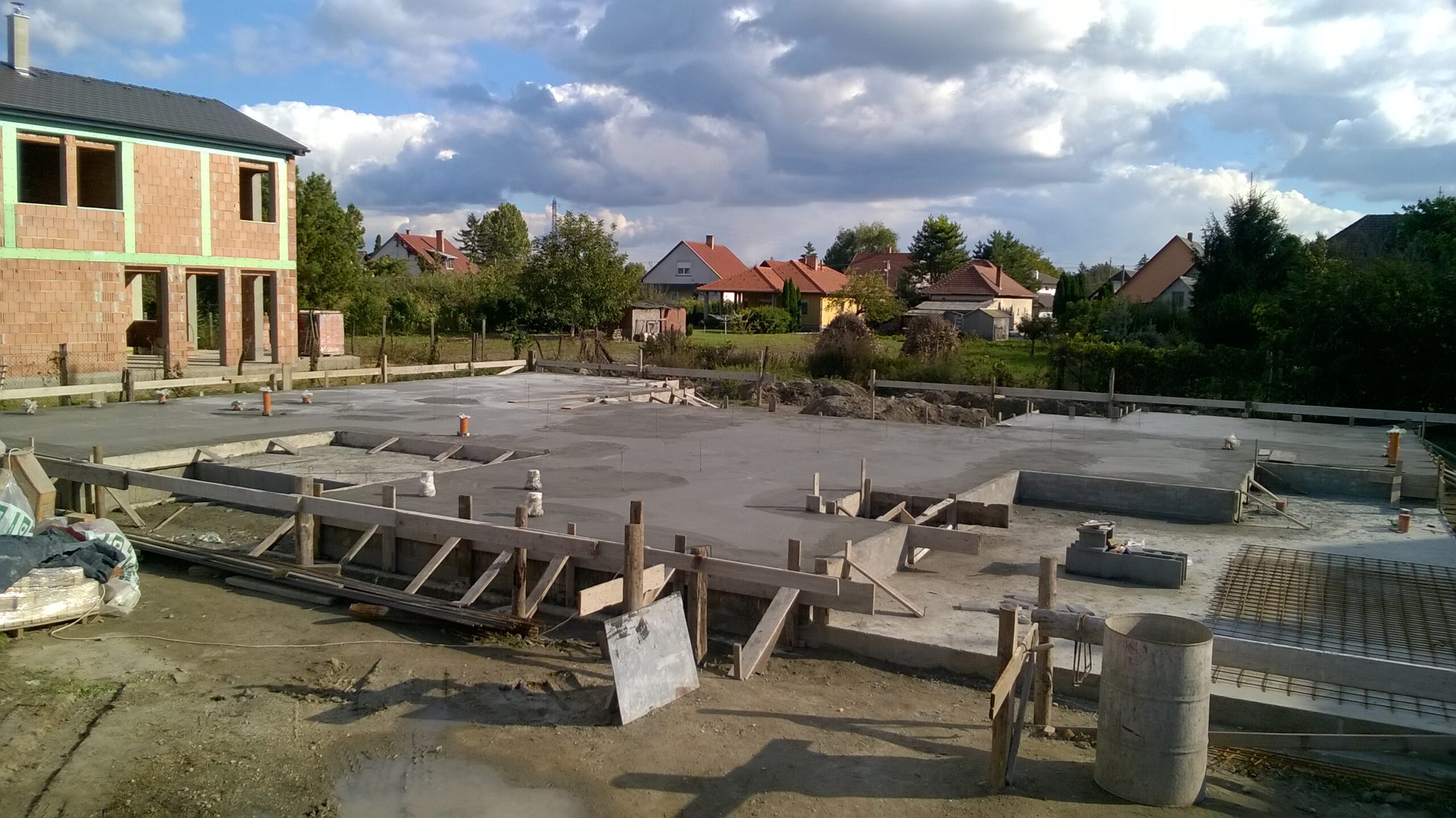 Lemez alap betonozás