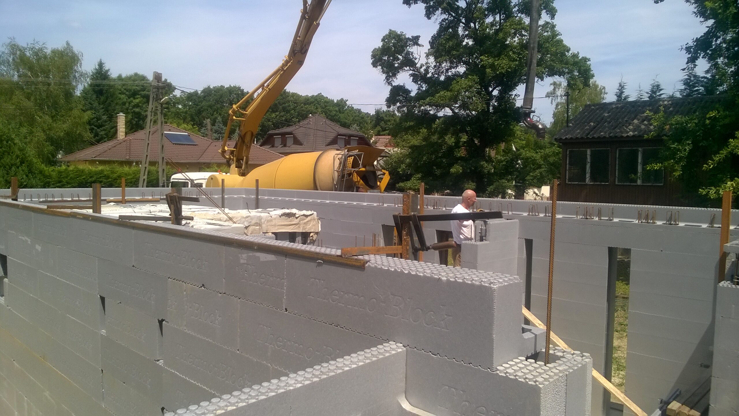 Kiskunlacháza Mérlegtest betonozás 